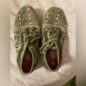 Women’s Geometric Vans sz 8.5